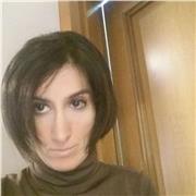 Laureata impartisce lezioni di scienze naturali e biologia